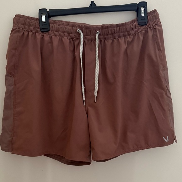 Vuori Men’s Course Run Shorts in Terracotta Dusty Red Drawstring - Picture 5 of 14